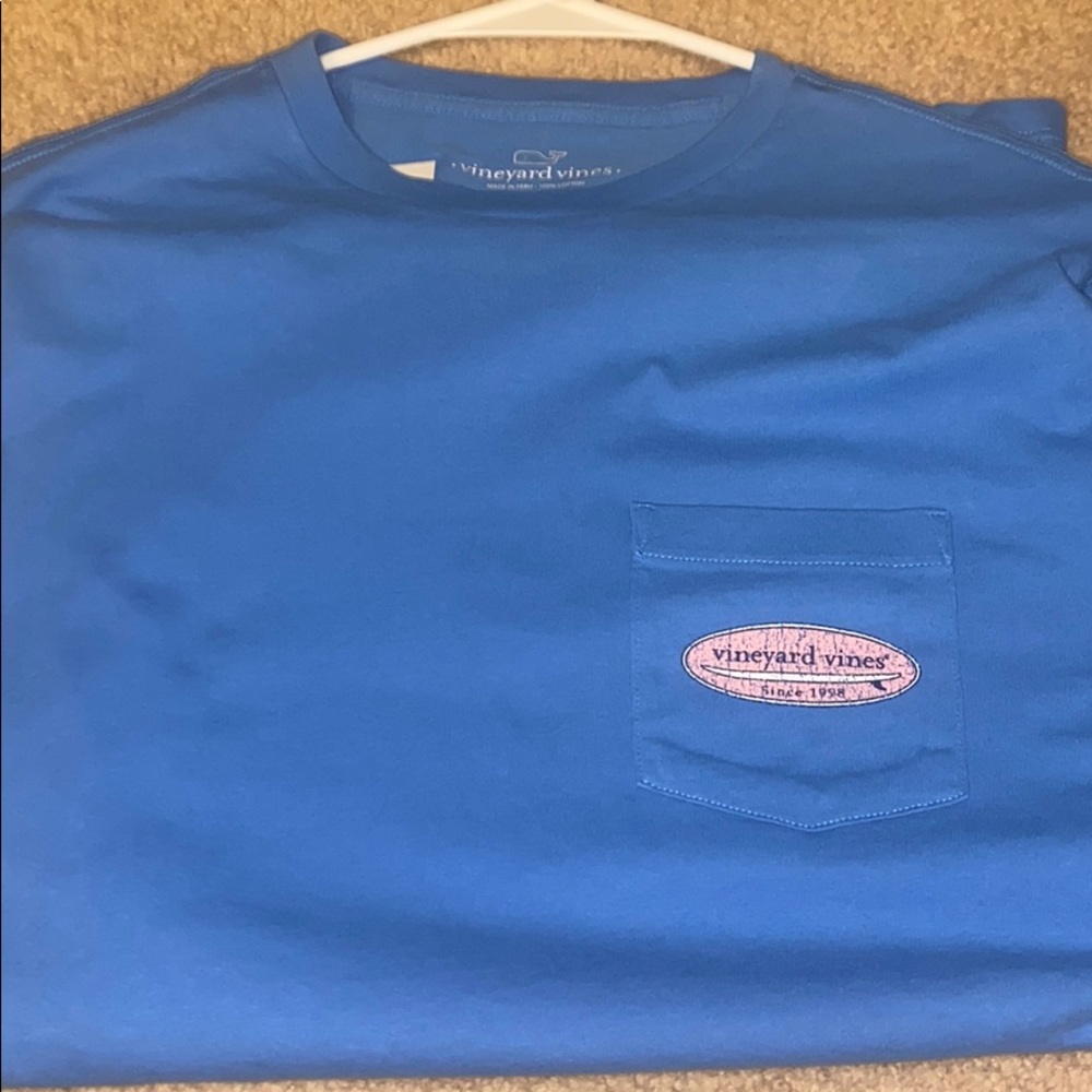 Vineyard vines tee